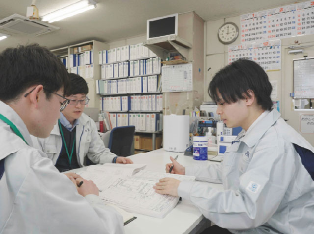 仕事の様子写真3