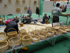 雄国根まがり竹細工の実演と体験