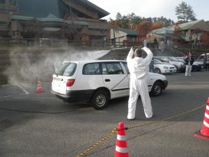 畜産関係車両の消毒演習