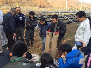 播種作業を研修