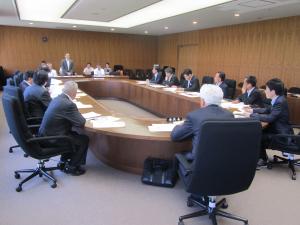福岡県議会を調査する議会運営委員会