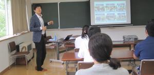 川口高校の講演会の写真
