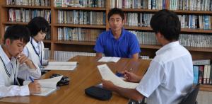 湖南高校の地域住民へのインタビューの授業の写真