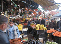 アレッポ市の中心街にある野菜市場の様子