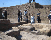 約４～５ｍ掘ったところに約8,500年前の居住跡が出現