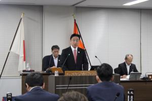 一般質問（佐藤義憲議員）の写真