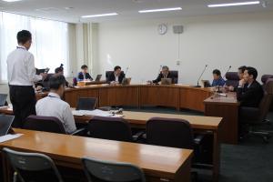 決算審査特別委員会（班別審査第3班）の写真