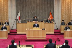 人口減少・地域活力創造対策特別委員長報告の写真