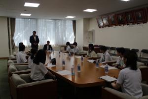 議長・副議長と県内高校生の懇談会の様子
