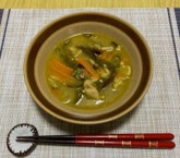 ピーマンとなすのカレー風みそ汁