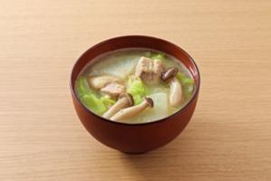 キャベツと鶏肉のごまみそ汁