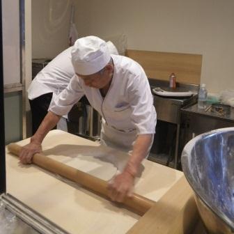 そば打ちの様子