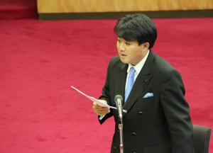 総括審査会質問(本田朋委員)