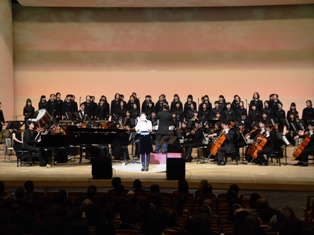 客席もともに、TOMMOROWを合唱