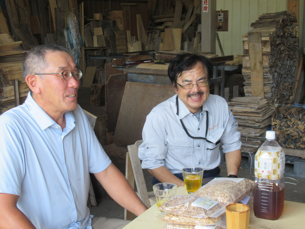 会長(右側)と副会長(左側)の写真