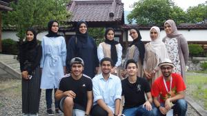 UAEの高校生と大学生たち