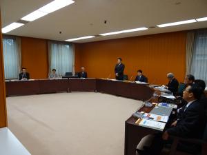 熊本県議会を調査する商労文教委員会