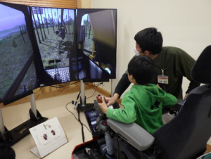 会場のようす(ハーベスタシミュレーター体験コーナー)