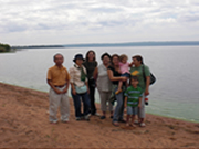 イパカライ湖で記念撮影