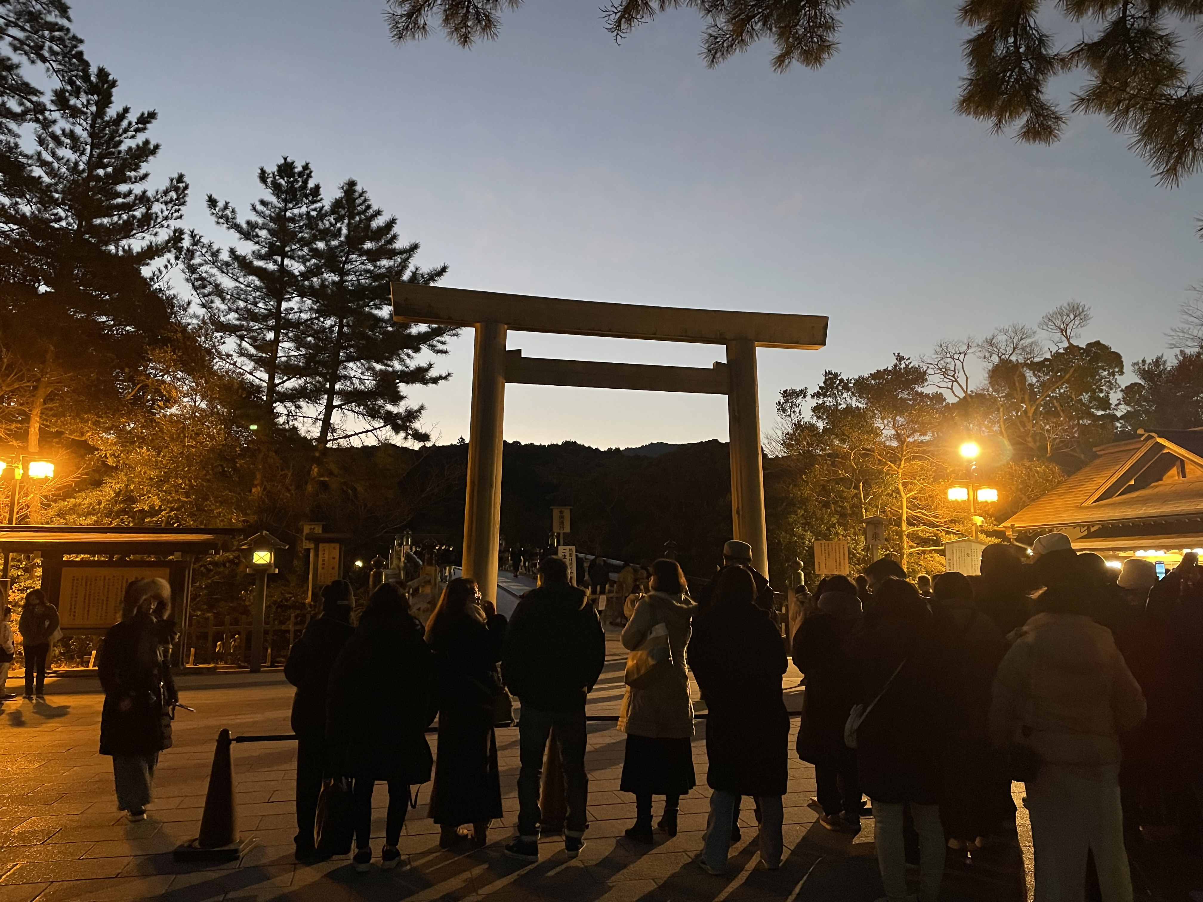 日の出前の伊勢神宮