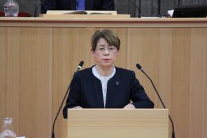 議員提出議案第171号に関する討論（神山悦子議員）の写真