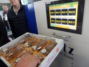 モニタ画面とトレー上の商品と一致している