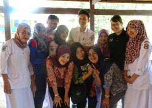 プスケスマス(巡回1か所目)の看護師・助産師さんたちと