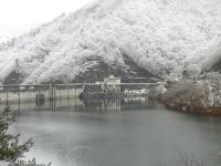 東山ダムの冬