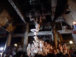 七日堂裸まいり02