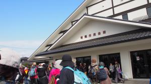 続々と集まる参加者たち