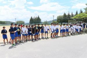 迎えてくれた松陵中学校の生徒たち