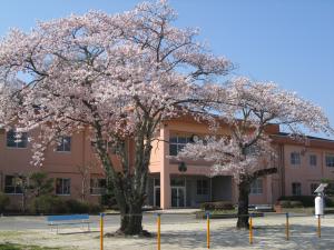 二本松市立新殿小学校の画像